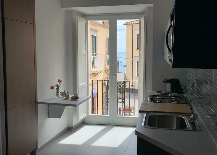 Hébergement de vacances Sea View First Floor “casa Mia “